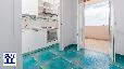 zoom dettaglio: 1_11_casa-vacanze-blumarine-portocesareo-uscita-balcone.jpg